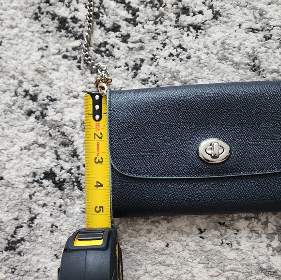 *SOLD* COACH Turnlock Crossbody Navy Saffiano Leather Chain Strap with Charm - Picture 8 of 9